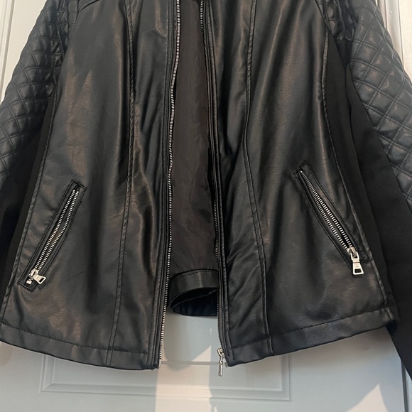 Cutter & Buck Black Quilted Jacket - Picture 9 of 9